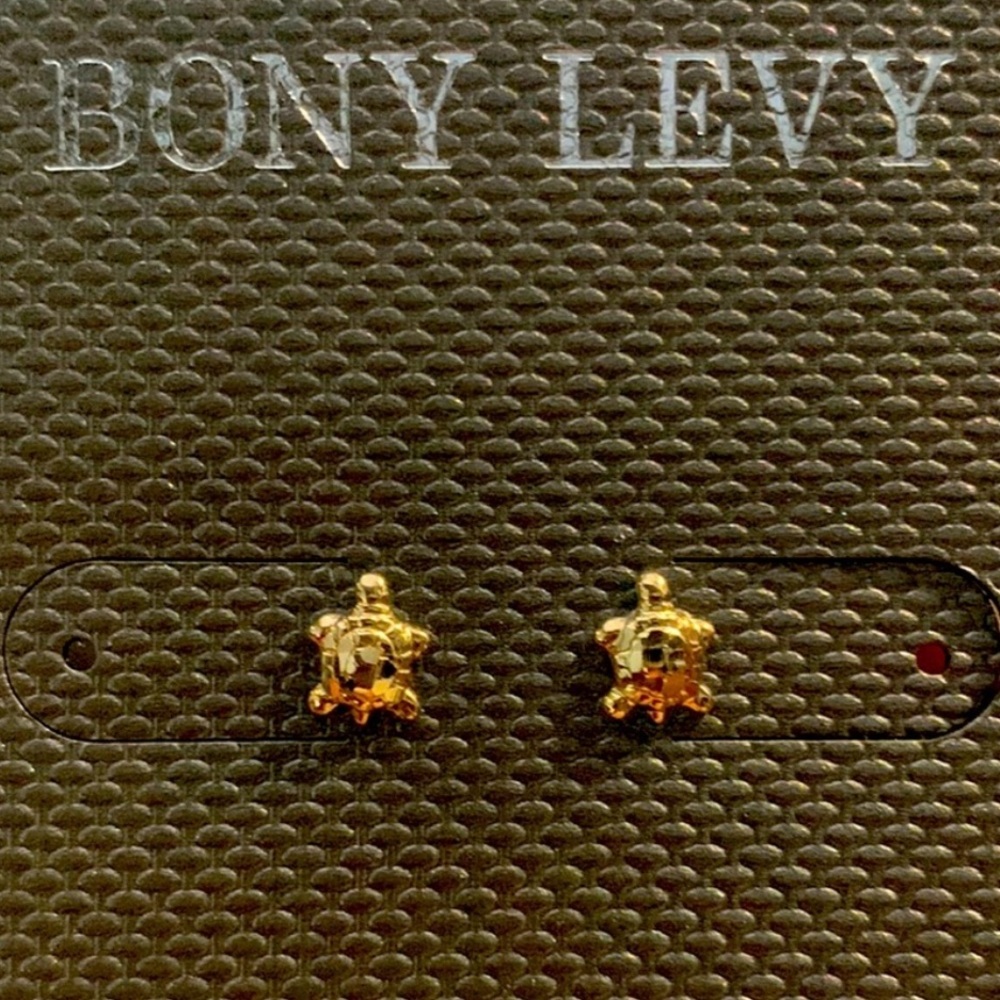 Bony Levy solid 14kt gold turtle earring studs still on card. $240 retail!